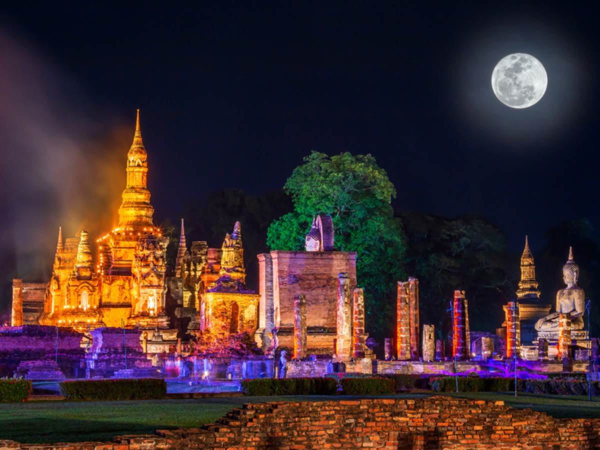 Sukhothai Loy Krathong Festival 2025
