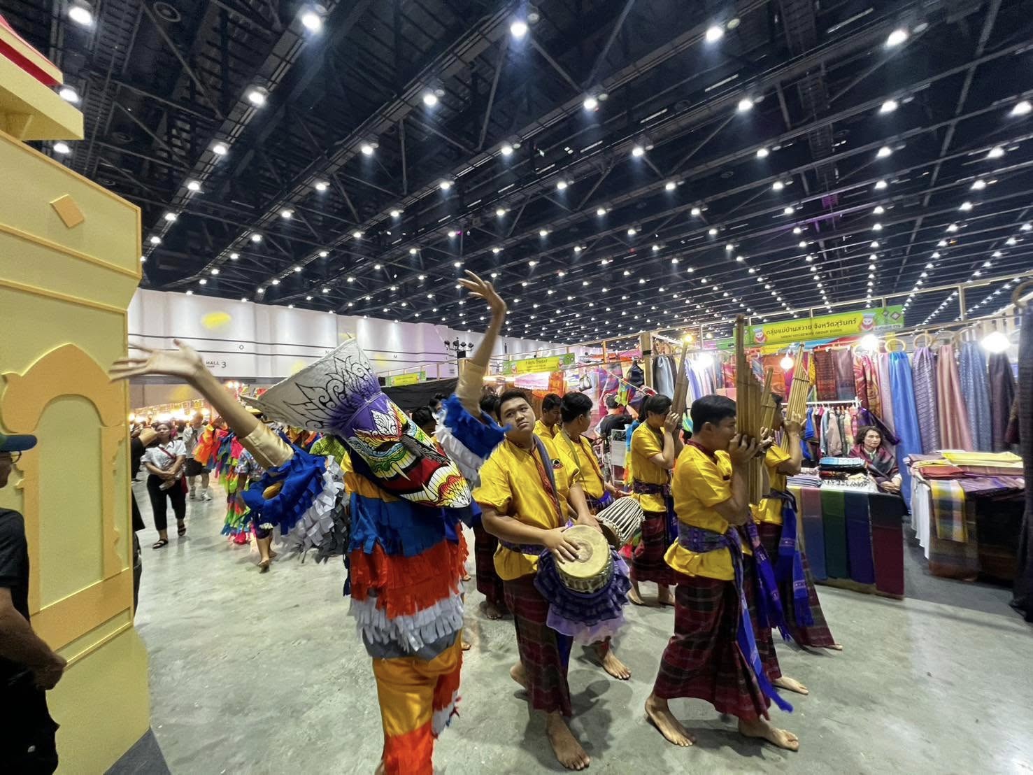 Taew Mueng Thai Festival